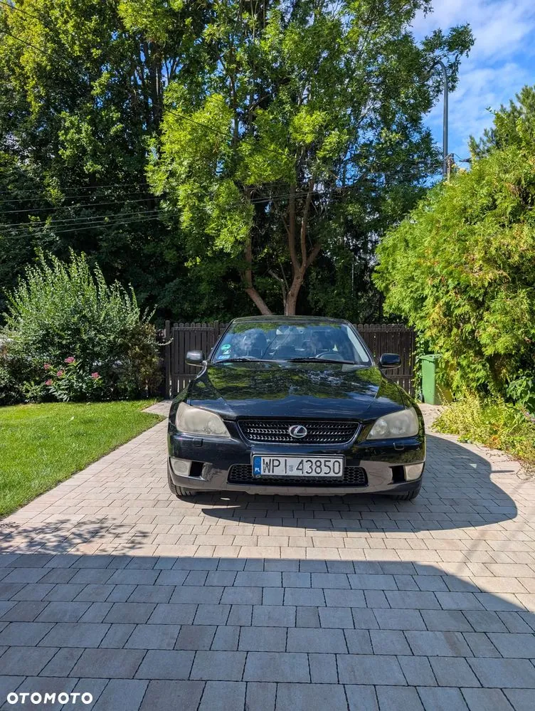 Lexus Is 2004 photo 3