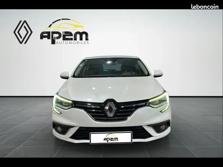 Renault Megane 2019 photo 2