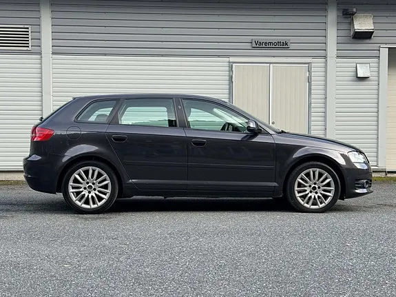 Audi A3 2009 photo 2