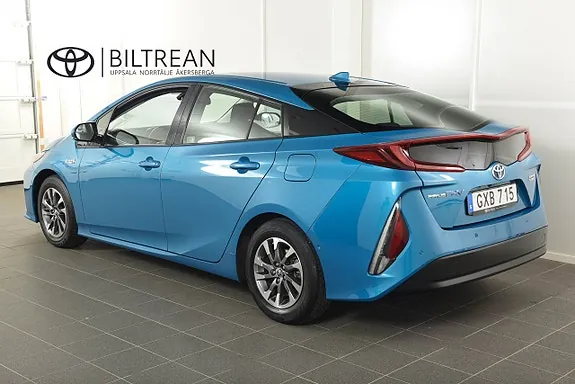 Toyota Prius Plug-In Hybrid 2019 photo 2