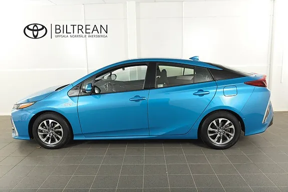 Toyota Prius Plug-In Hybrid 2019 photo 3