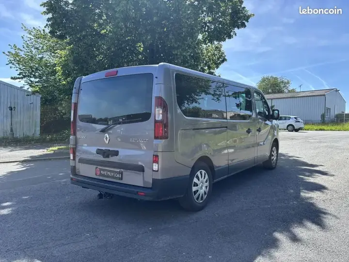 Renault Trafic 2017 photo 3