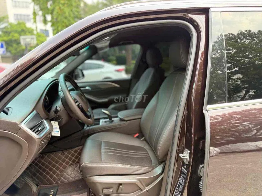 Vinfast Lux Sa2.0 2021 photo 5