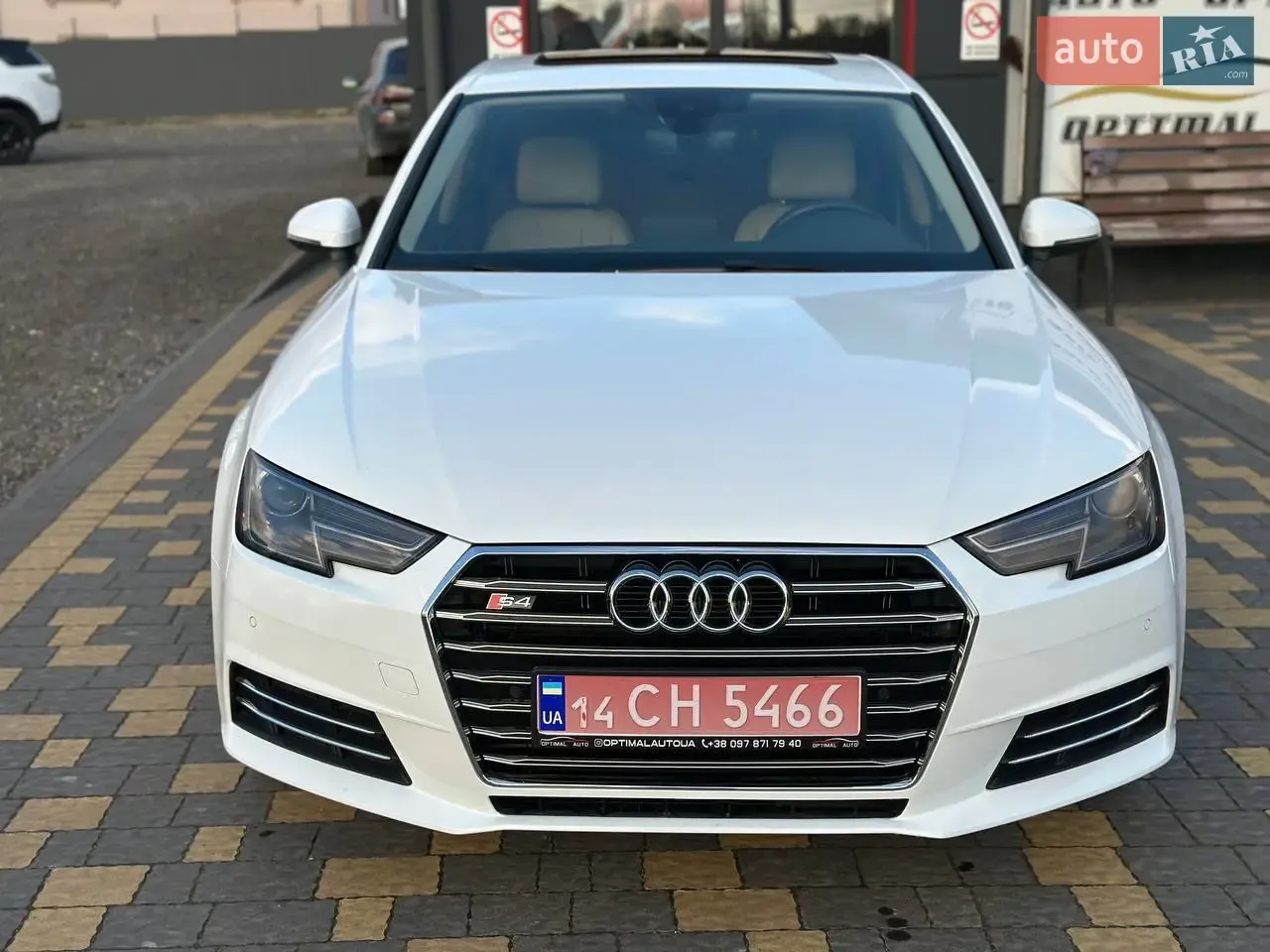 Audi A4 2017 photo 2