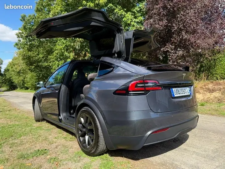 Tesla Model X 2022 photo 2