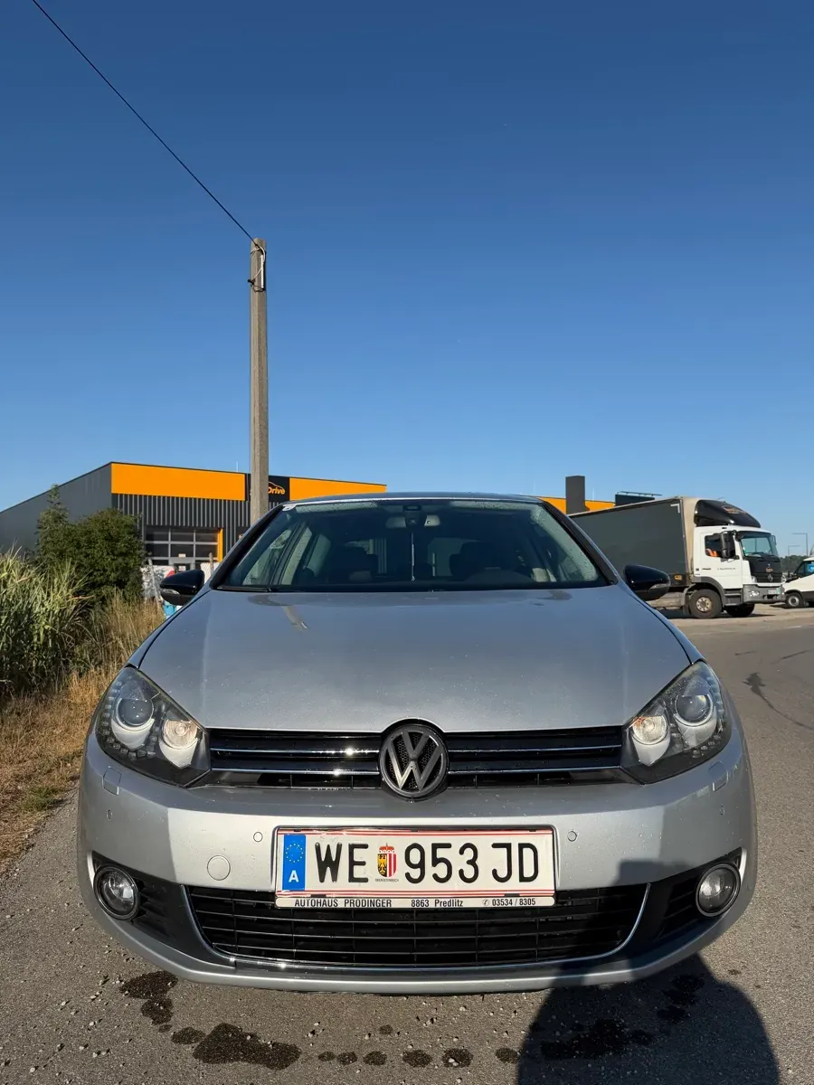 Volkswagen Golf 2011 photo 3