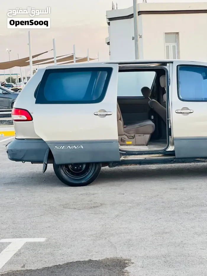 Toyota Sienna 2003 photo 4