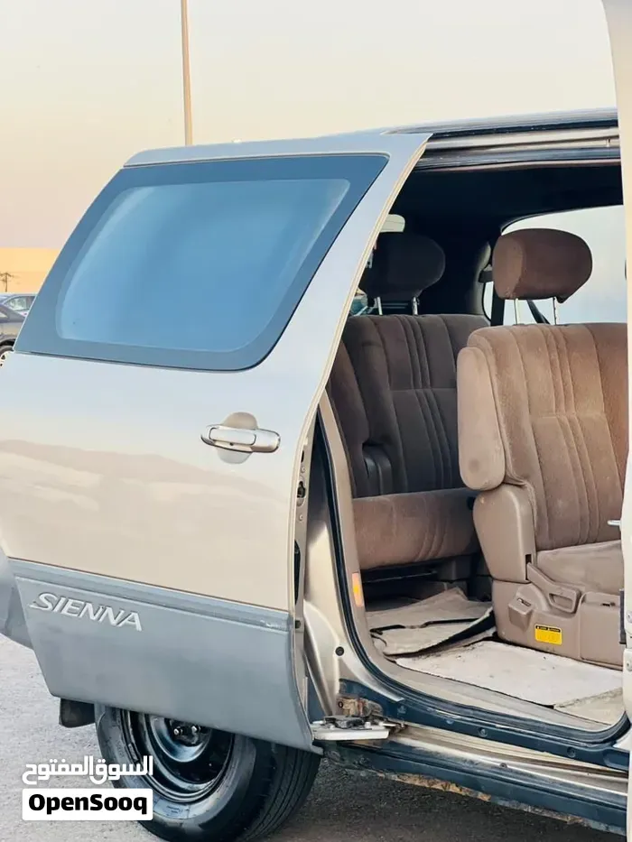 Toyota Sienna 2003 photo 3