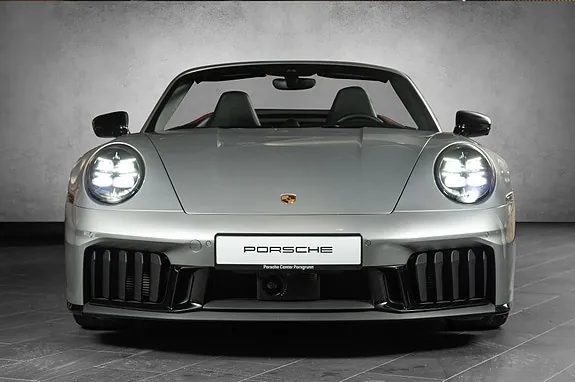 Porsche 911 Carrera 4 Gts 2025 photo 3