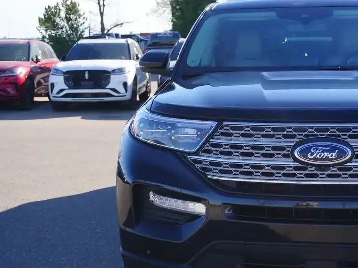 Ford Explorer 2023 photo 4