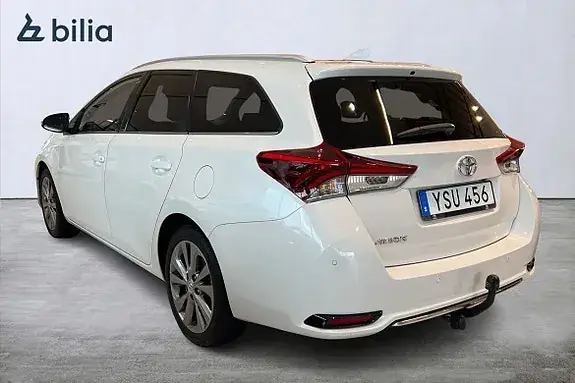 Toyota Auris 2018 photo 2
