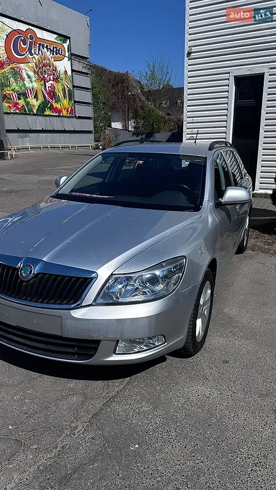 Skoda Octavia 2011 photo 2