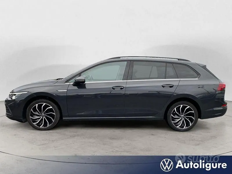 Volkswagen Golf 2022 photo 2