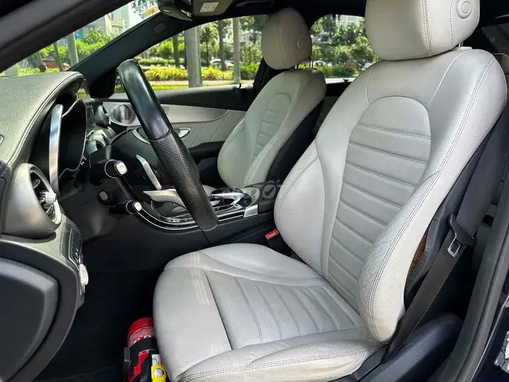 Mercedes-Benz C-Class 2018 photo 5