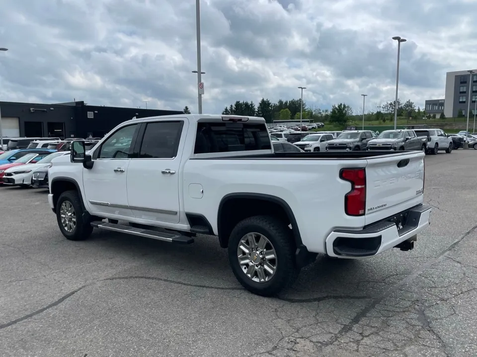 Chevrolet Silverado 2026 photo 3