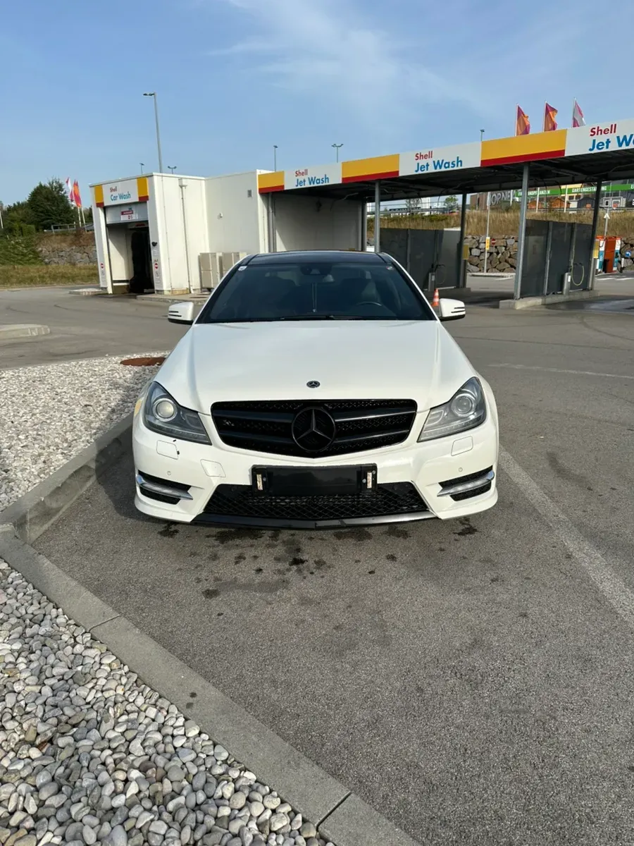 Mercedes-Benz C-Class 2012 photo 2