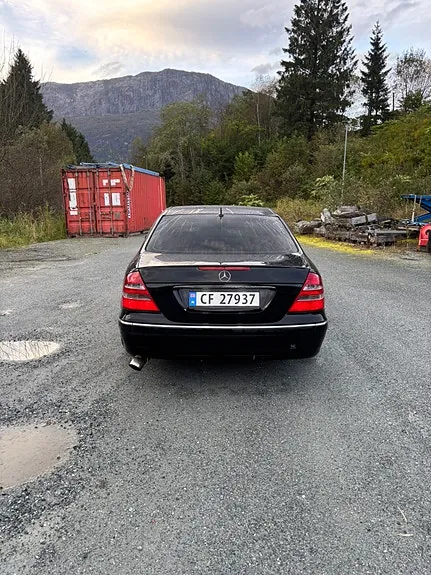 Mercedes-Benz E220 D 2003 photo 5