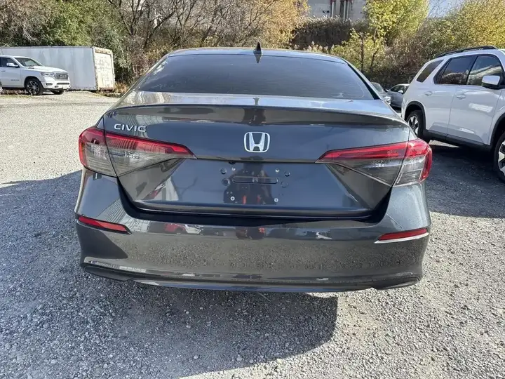 Honda Civic 2022 photo 3