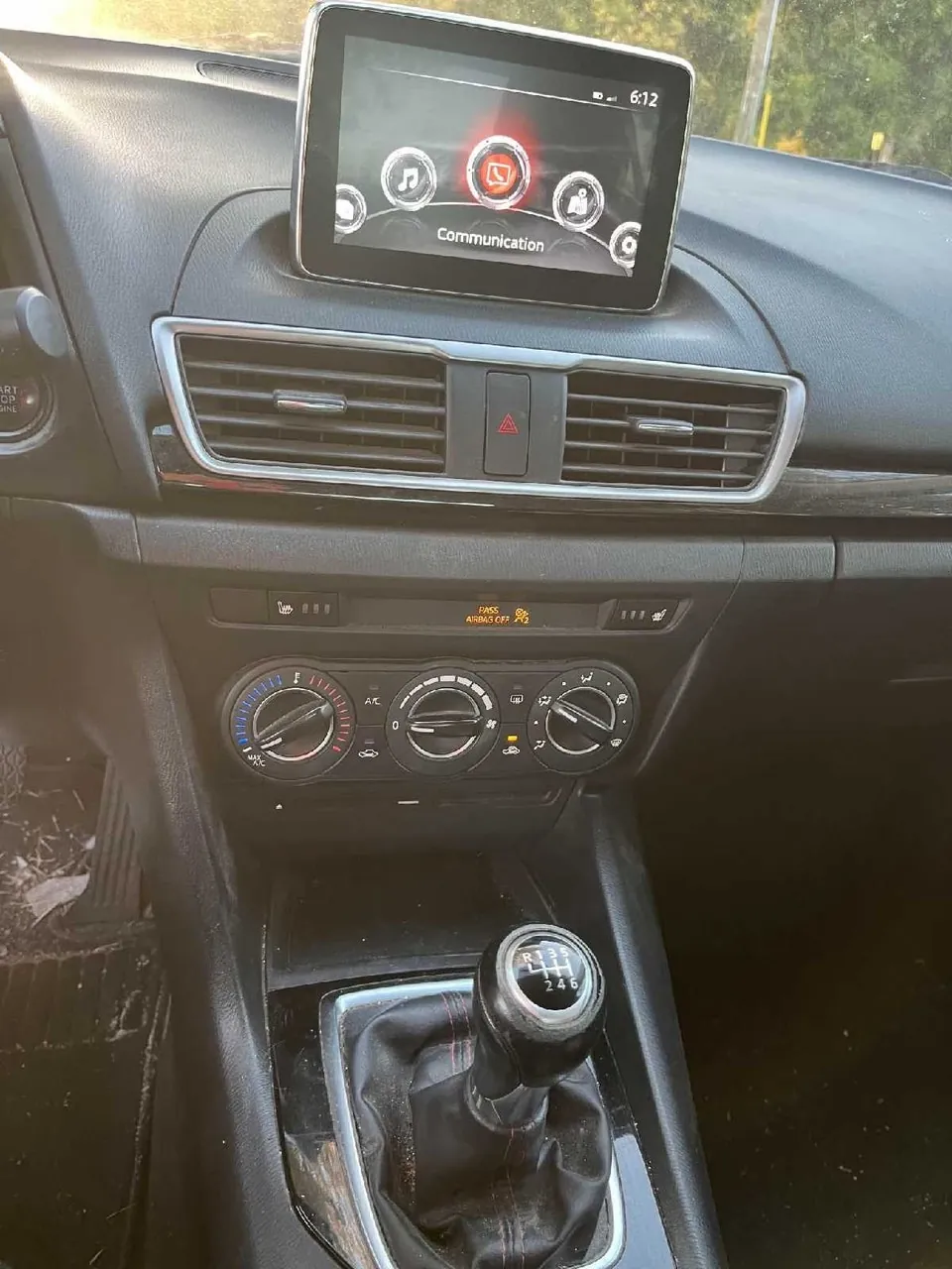 Mazda 3 2015 photo 3