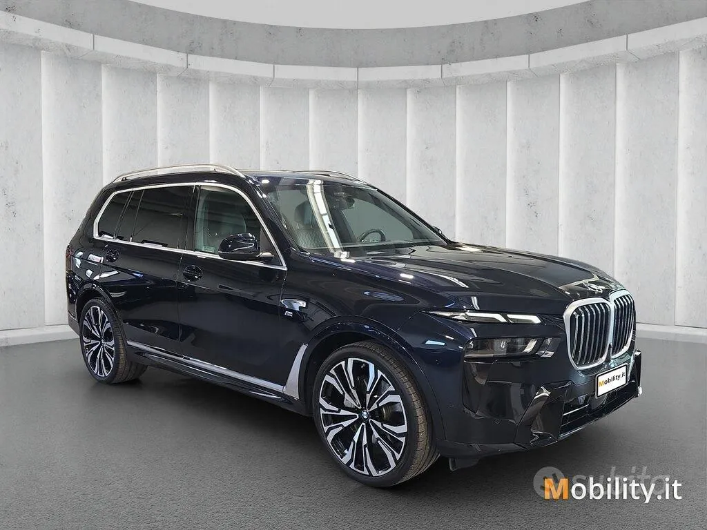 BMW X7 2023 photo 2