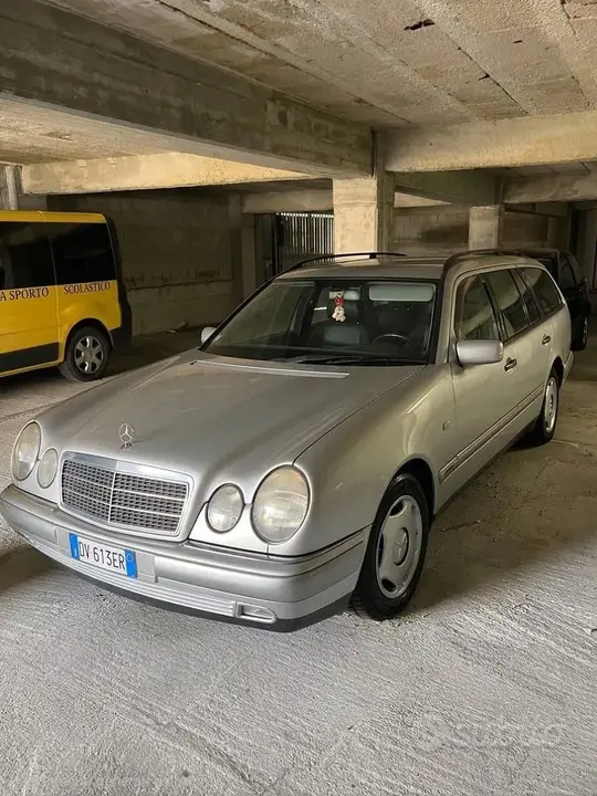 Mercedes-Benz E