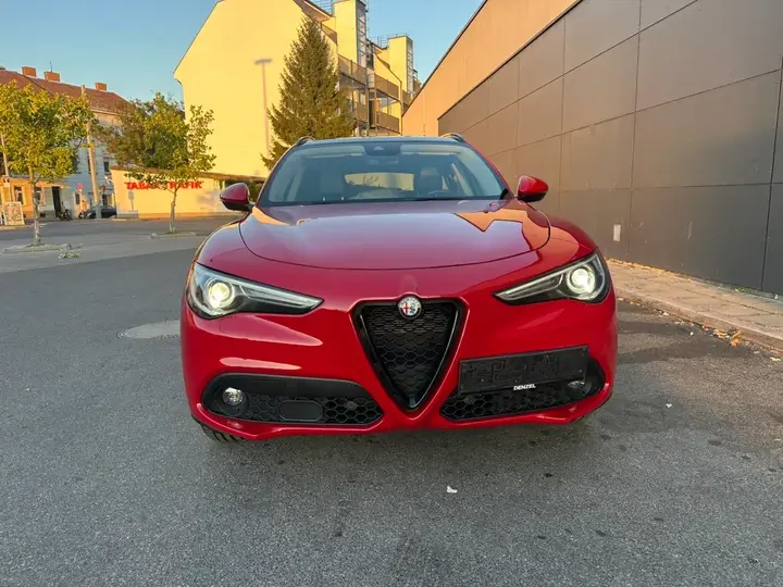 Alfa Romeo Stelvio 2018 photo 2