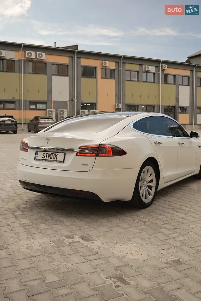 Tesla Model S 2016 photo 2