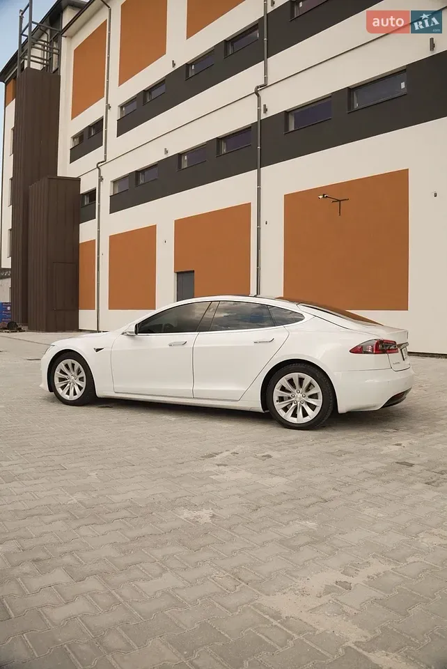 Tesla Model S 2016 photo 3