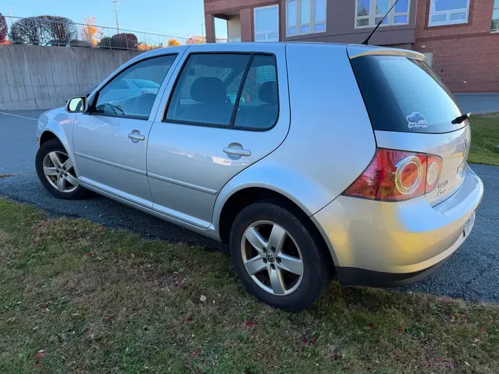 Volkswagen Golf 2008 photo 3
