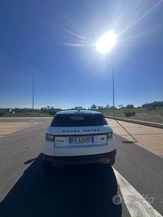 Land Rover Range Rover Evoque 2017 photo 4
