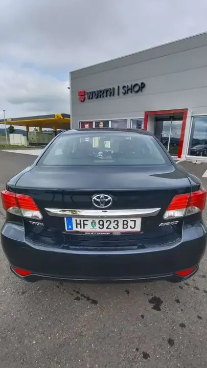 Toyota Avensis 2012 photo 2