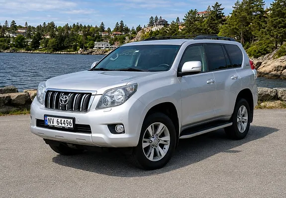 Toyota Land Cruiser 2012 photo 2