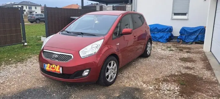 Kia Venga 2010 photo 3