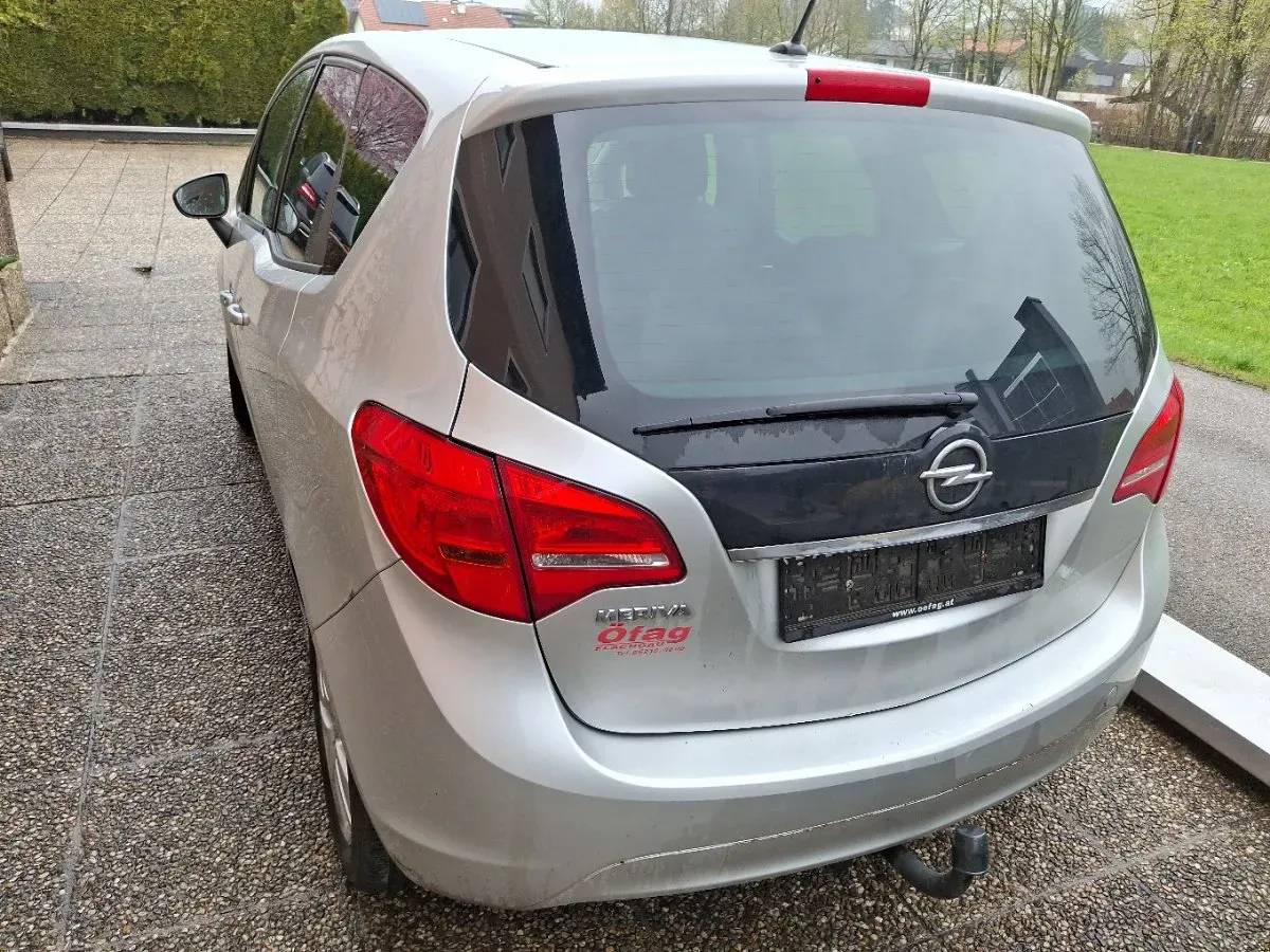 Opel Meriva 2011 photo 2