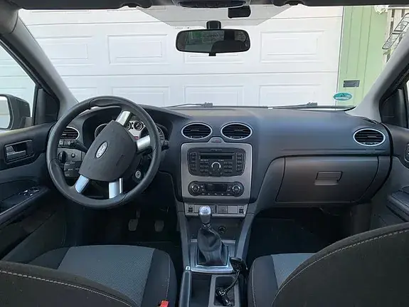 Ford Focus 2010 photo 5