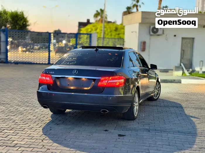 Mercedes-Benz E 300 2011 photo 4