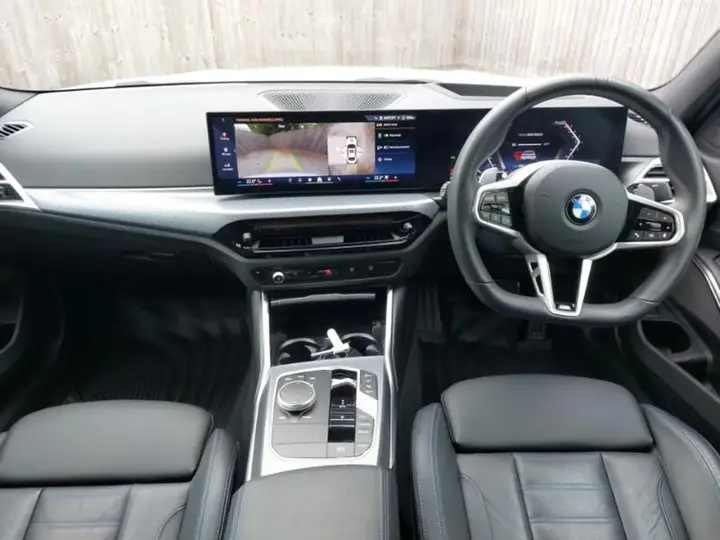 BMW 3 Series 2025 photo 3