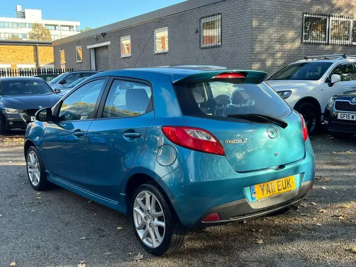 Mazda Mazda2 2011 photo 5