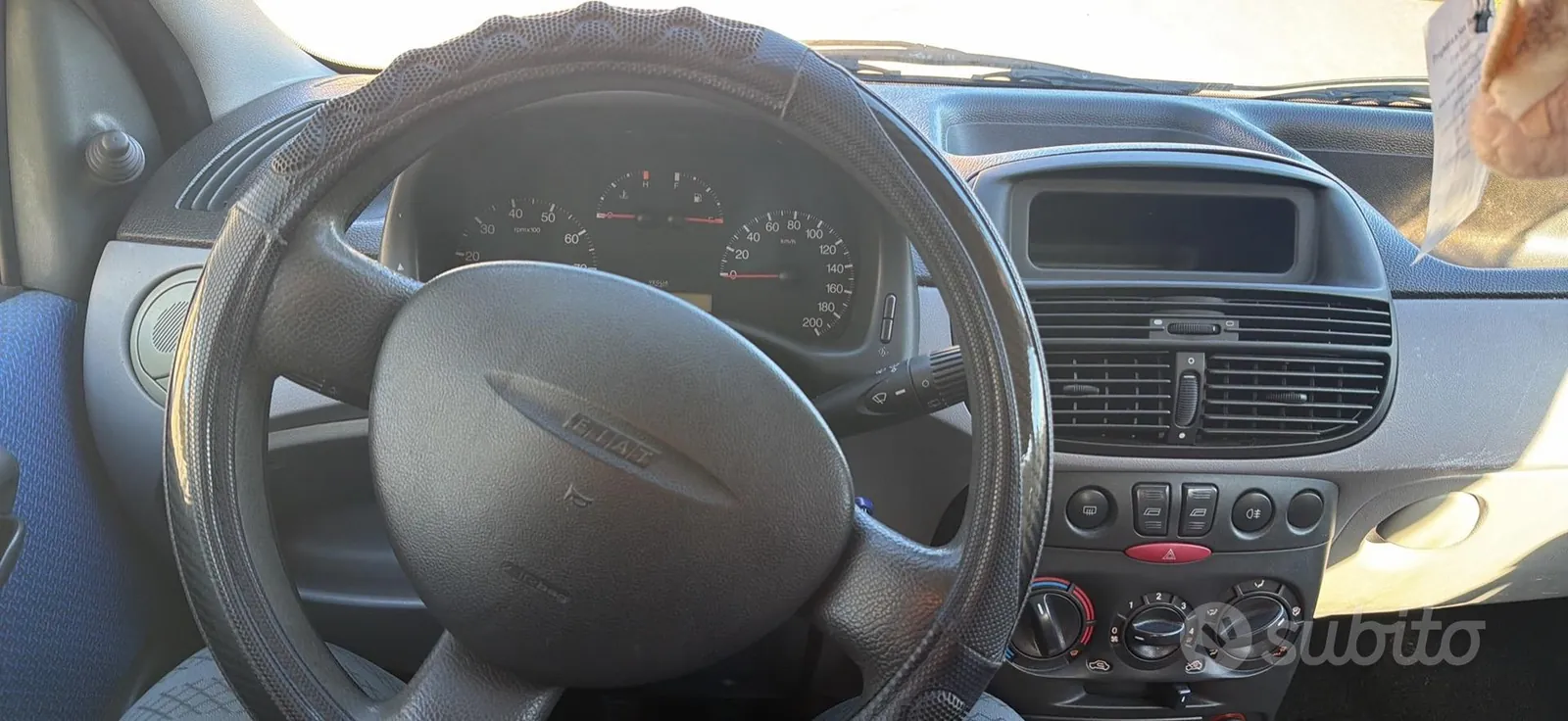 Fiat Punto 2002 photo 2