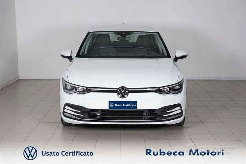 Volkswagen Golf 2022 photo 2