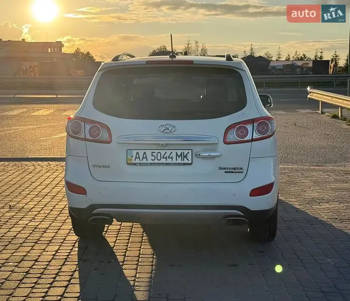 Hyundai Santa Fe 2012 photo 5