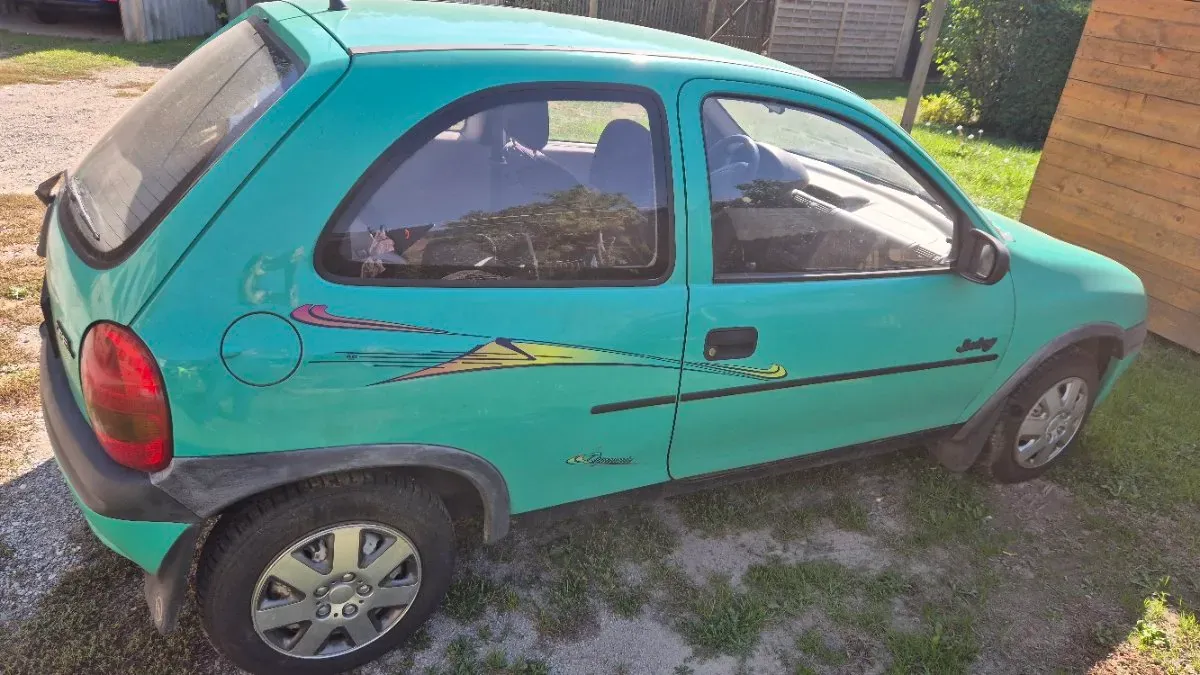 Opel Corsa 1996 photo 2