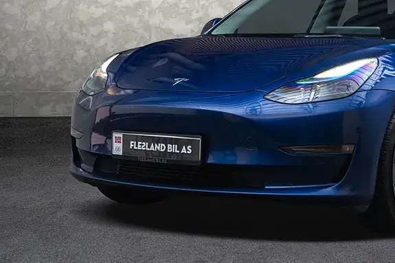 Tesla Model 3 2023 photo 4