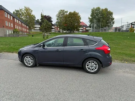 Ford Focus 2013 photo 2