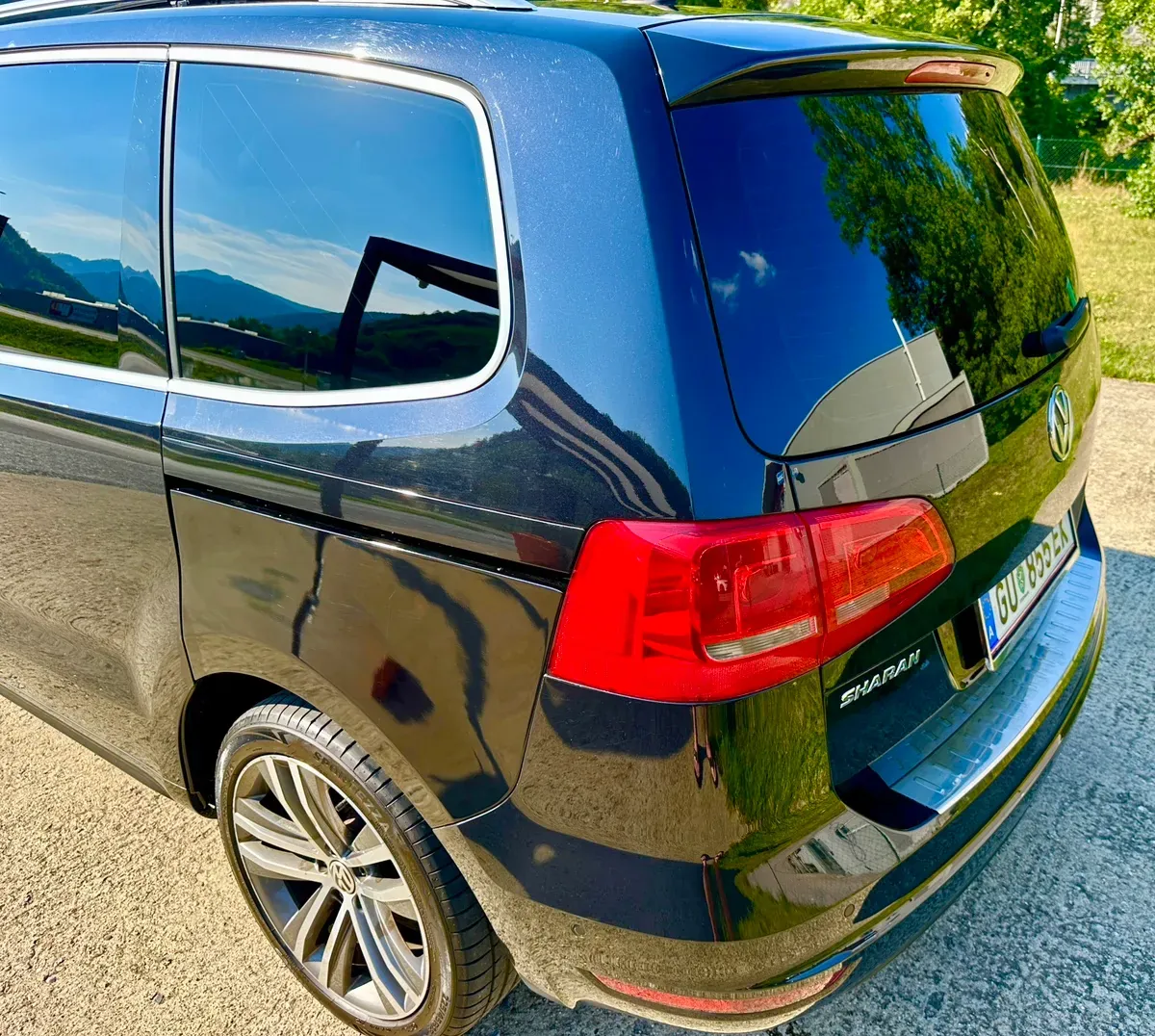 Volkswagen Sharan 2012 photo 3