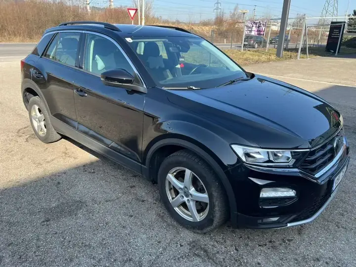 Volkswagen T-Roc 2019 photo 2