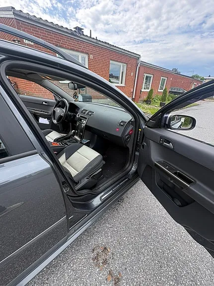 Volvo V50 2009 photo 2