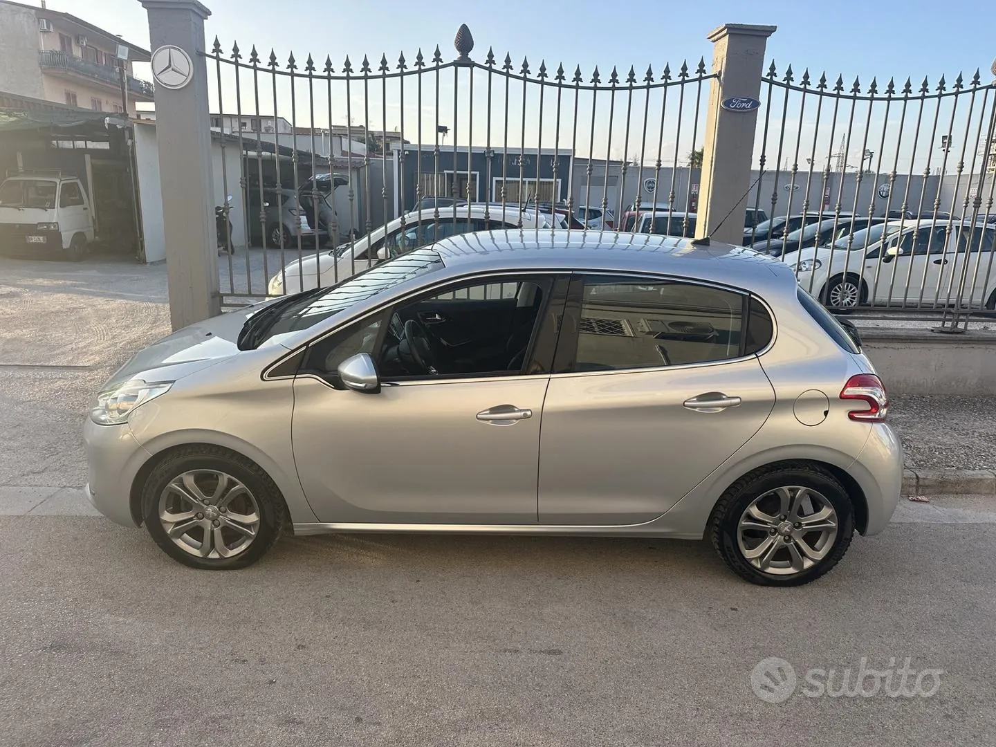 Peugeot 208 2014 photo 4