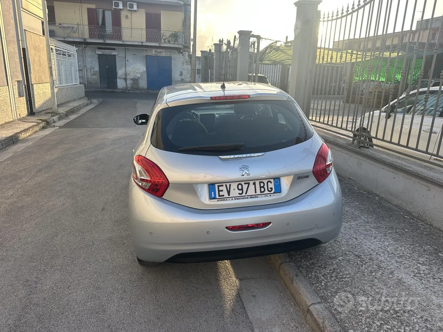 Peugeot 208 2014 photo 5