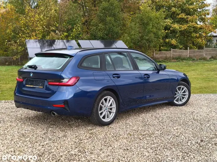BMW 3 Series 2022 photo 4